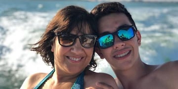 El joven está alejado de los medios de comunicación.