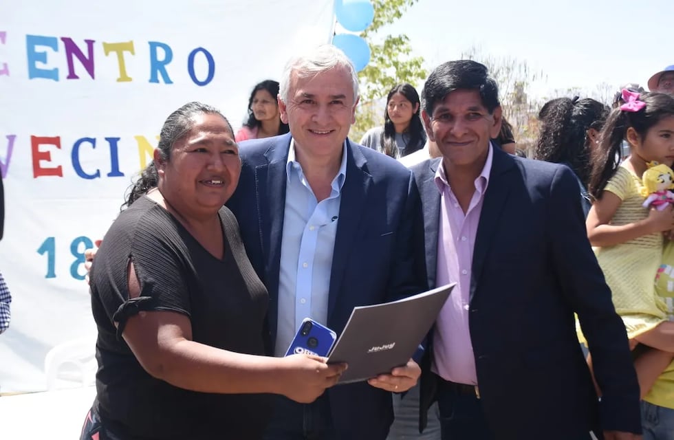 Familias de Alto Comedero recibieron sus decretos de adjudicación de terrenos
