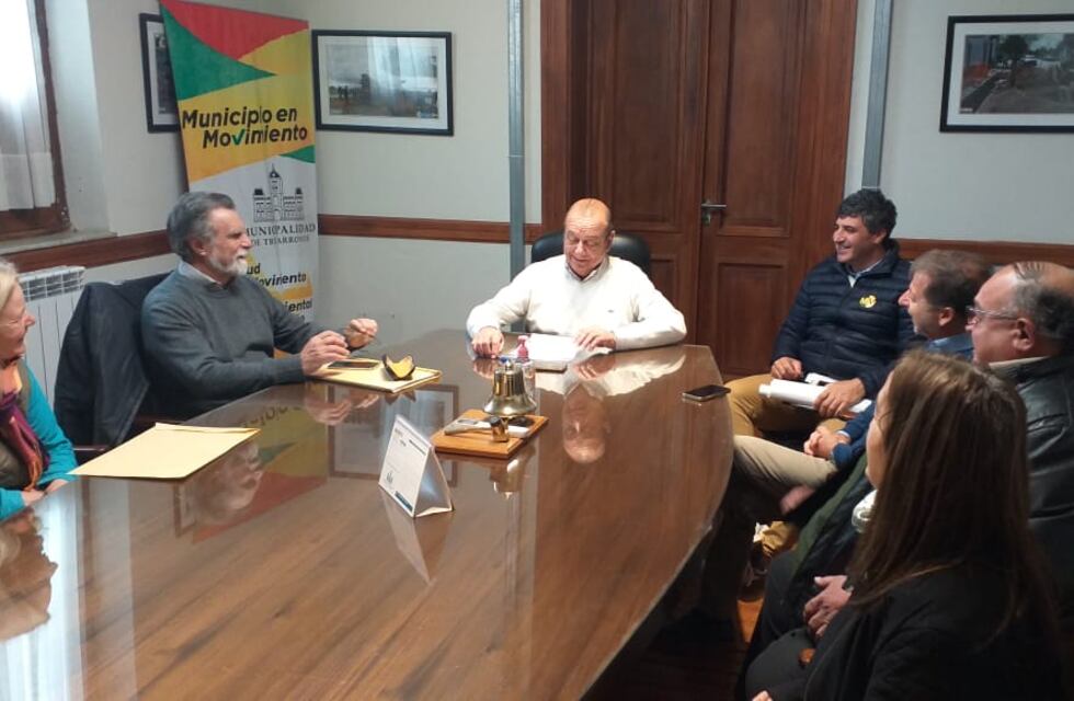 La Municipalidad de Tres Arroyos firmó convenio con vecinos para la pavimentación de calles en Claromecó