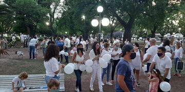 Manifestación de padres autoconvocados de Rafaela por el regreso a las aulas, con clases presenciales, en 2021