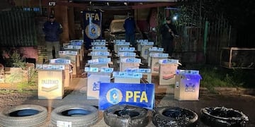 La Policía Federal desmantela red de contrabando en operativo en Puerto Iguazú.