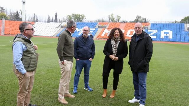 Autoridades de la FIFA visitaron el estadio Malvinas Argentinas. / Gentileza.