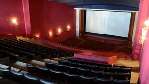 El Cine Municipal "Manuel Belgrano" de Rafaela, uno de los últimos de su clase y magia