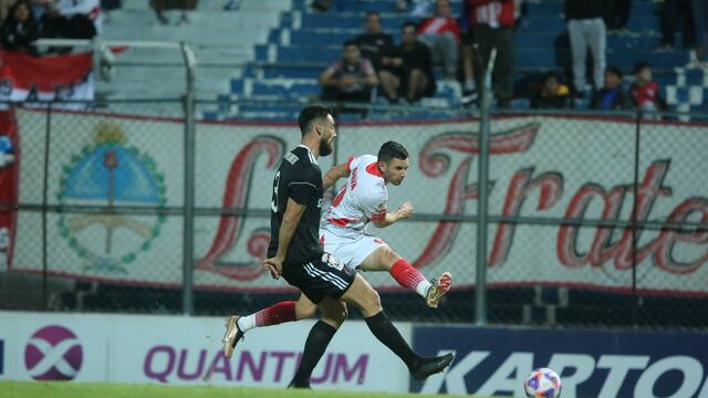 Latigazo de Adrián Martínez para el segundo gol de Instituto ante Deportivo Riestra por Copa Argentina (La Voz)