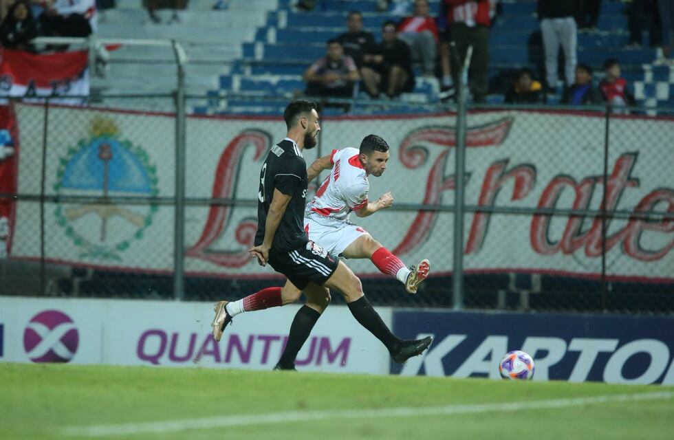 Video: primer doblete de Maravilla Martínez en Instituto, cuestiones de fe y una dedicatoria especial