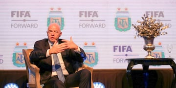 El presidente de la Fifa Gianni infantino visitó Argentina buscando apoyo para el Mundial cada dos años. (@Argentina)