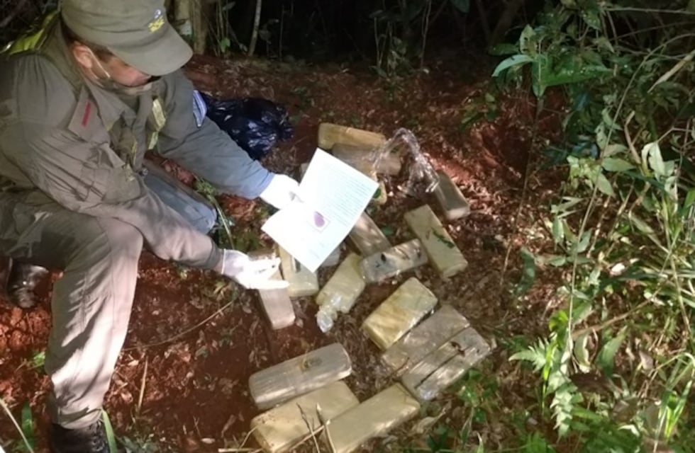 Abandonaron 13 kilos de marihuana cuando vieron a los gendarmes en Eldorado