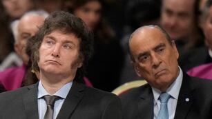 Javier Milei y Guillermo Francos firmaron el llamado a extraordinarias. (AP / Archivo)