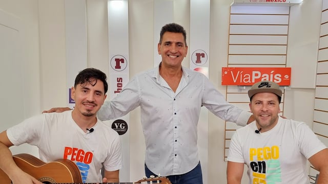 Pegó en el Palo Vía País.