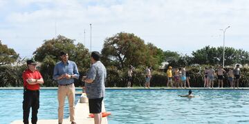 Curso de salvataje en el natatorio municipa