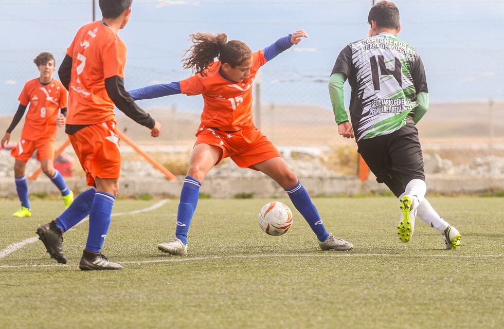 Los seleccionados de la provincia debutaron en el Torneo Oficial de la Liga de Futbol