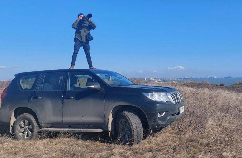Un fotógrafo barilochense trabaja retratando el conflicto entre Rusia y Ucrania
