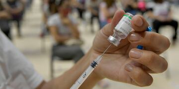 Comenzo hoy la vacunacion a los docentes en el Aconcagua Arena, del  Parque San Martin, esta mañana.
Vacunacion a mayores de edad, de la vacuna Vero Cell.