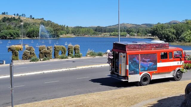 "Los Días de Viaje", familia de Tandil que recorre Argentina a bordo de un camión de bomberos