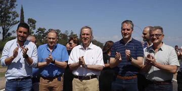 El gobernador Juan Schiaretti junto al intendente de Río Tercero, Marcos Ferrer. (Gobierno de Córdoba)