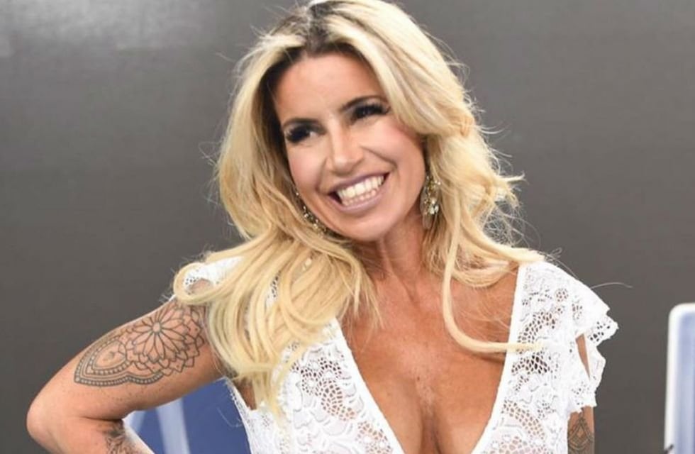 En top y minishort: Flor Peña bailó al borde de la censura