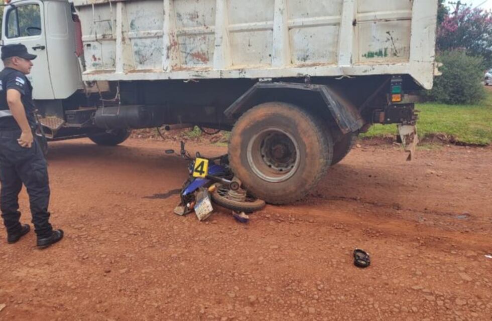 Accidente vial en Oberá dejó a un motociclista herido