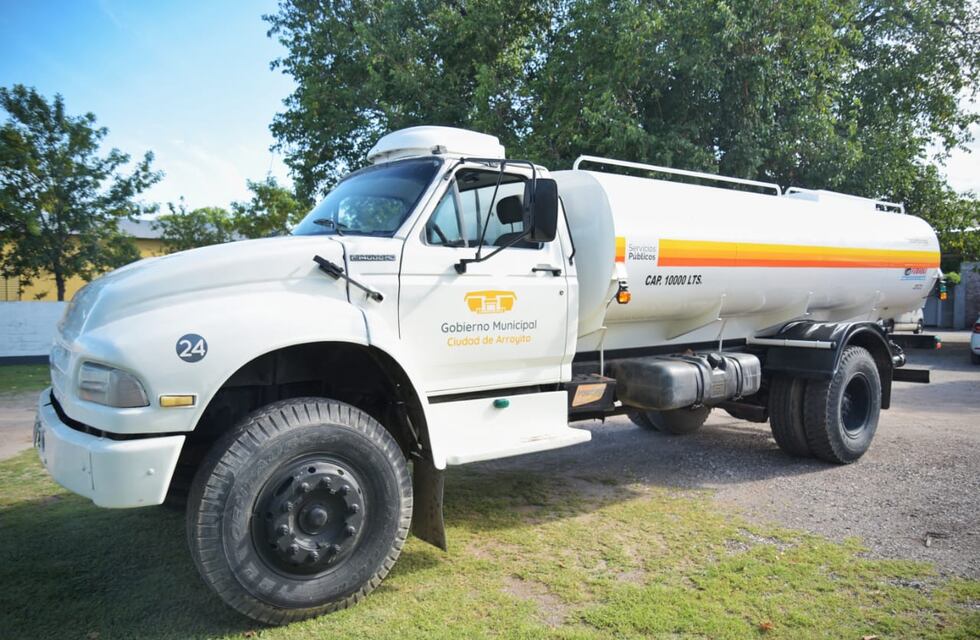 El Municipio de Arroyito adquirió un nuevo camión regador