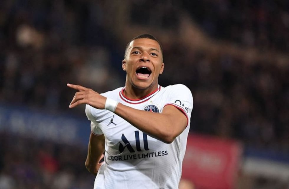 Mbappé renovó contrato con el PSG