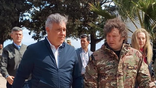 Llaryora recibió a Milei, en su arribo a la provincia.