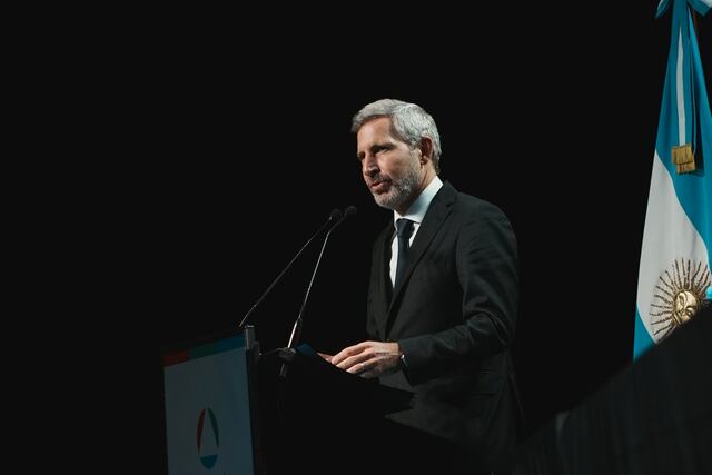 Rogelio Frigerio viajó a España en busca de inversiones para obras en Entre Ríos