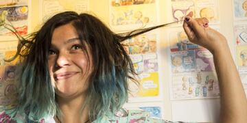 Artista y licenciada en trabajo social Maribel Morales alias "Mariposa posa".