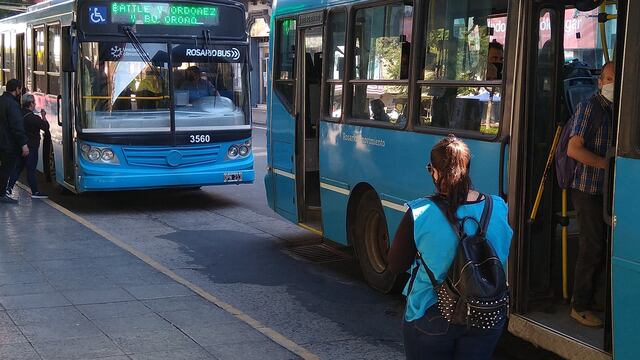 La Plaza Sarmiento es un punto neurálgico del Transporte Urbano de Pasajeros (TUP).