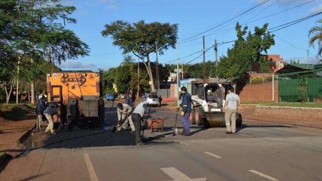 Avanzan en el mejoramiento de la traza vial sobre la avenida Blas Parera.