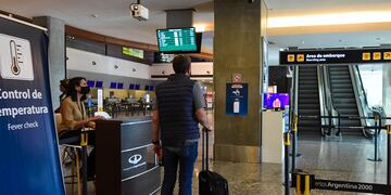 Los menores que viajen al exterior sin las dos dosis, deberán hacer cuarentena al regresar. Foto Los Andes/Mariana Villa.