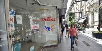 Los analistas privados prevén mayor caída de la actividad económica. Foto: Archivo.