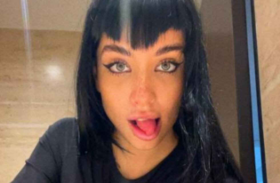 María Becerra conquistó con un look total pink desde Italia y se llevó todos los corazones