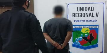 Joven terminó detenido tras sustraer 11 botellas de vino de un local comercial en Puerto Iguazú.
