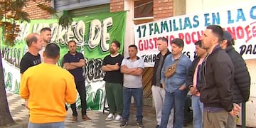 Una empresa de Alta Córdoba despidió a sus trabajadores por mensaje.