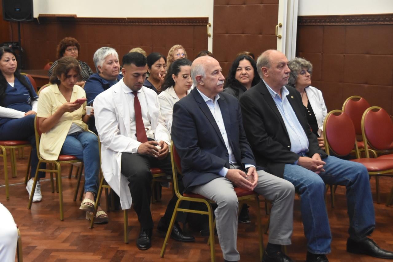 La Legislatura de Jujuy rindió homenaje al Dr. Hernán Fernando Miranda, en un acto que reunió a familiares, colegas, exalumnos y diputados provinciales.