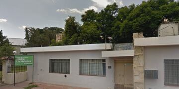 Tres empleados del lugar fueron suspendidos por agredir, discriminar y negarse a atender a un paciente.