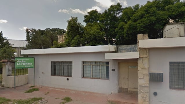 Tres empleados del lugar fueron suspendidos por agredir, discriminar y negarse a atender a un paciente.