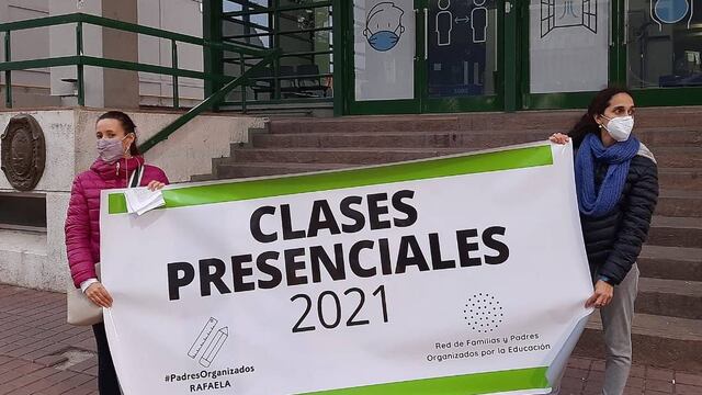 Bocinazo de padres organizados en Rafaela