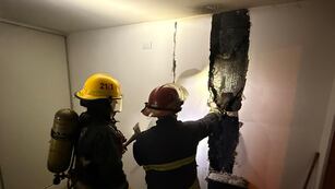 Bomberos Arroyito sofocaron principio de incendio estructural en una vivienda de Barrio Don Pablo
