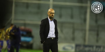 "Pusimos un equipo muy ofensivo, con los laterales que también pasaban", destacó el DT de Belgrano.