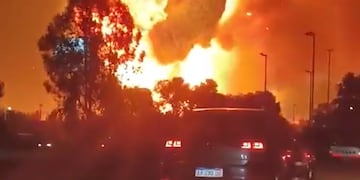 Fuerte explosión en una fábrica del polígono industrial de Ezeiza. (Infobae)