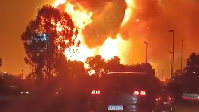 Fuerte explosión en una fábrica del polígono industrial de Ezeiza. (Infobae)