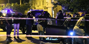 Las víctimas fueron acribilladas sobre Colombia al 1300 bis mientras estaban a bordo de un Volkswagen Bora.