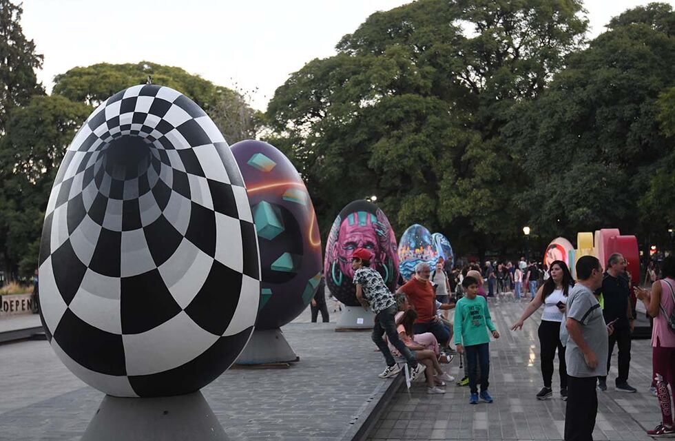 Huevos gigantes en las Pascuas Croatas mendocinas: cómo son, cuánto miden y cuál fue el objetivo