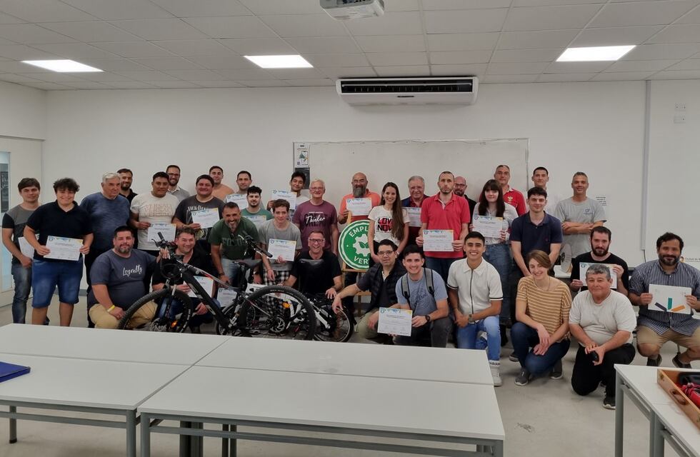 Terminó un taller de reparación de bicicletas