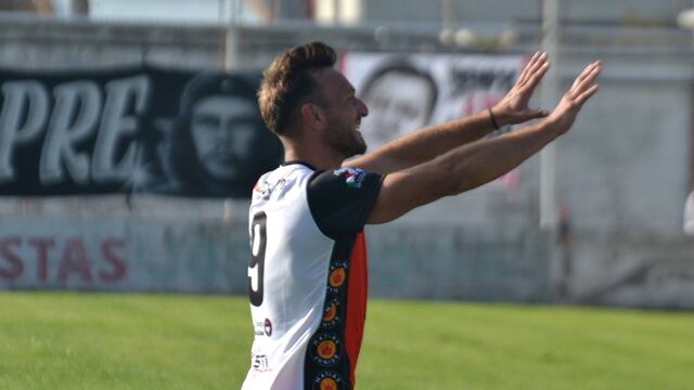 Sporting superó 1 a 0 a huracán y ganó su primer partido del año.
