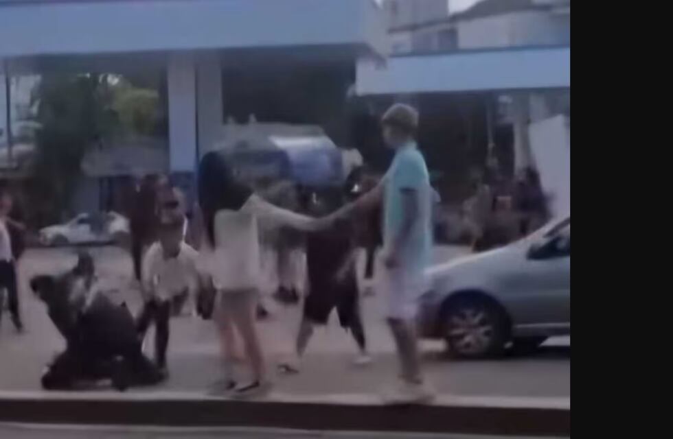 Golpes a la policía y riña callejera a la salida de un boliche en Villa Carlos Paz