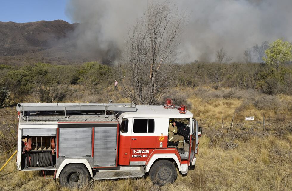 Contuvieron el incendio entre Capilla del Monte y San Esteban: ya está habilitada la ruta 38