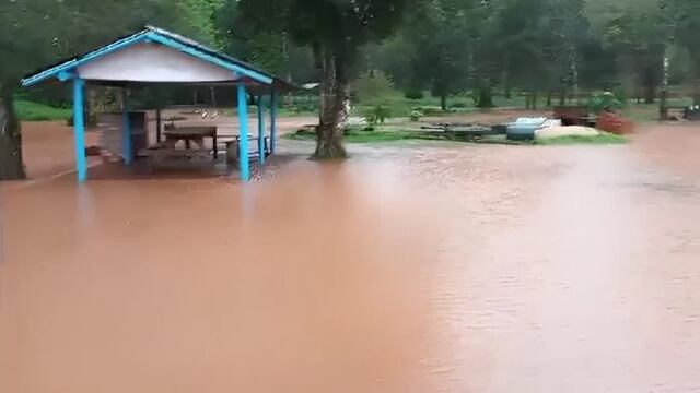 Se registraron graves inundaciones por la crecida de arroyos: hasta el momento no hubo evacuados, aunque la comunidad continúa en alerta