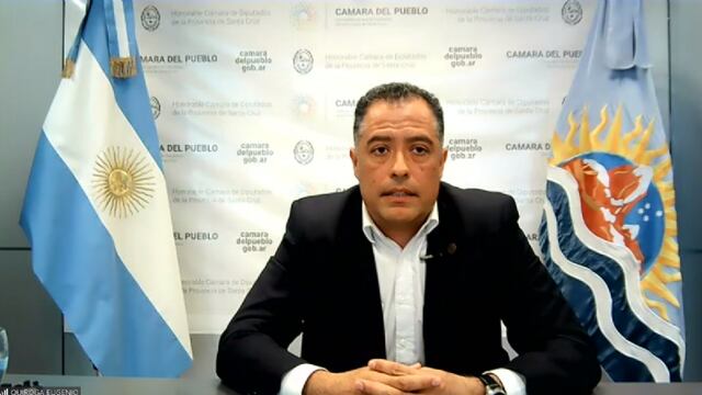 El Vicegobernador de Santa Cruz se reunió a través de Zoom con algunos periodistas de la provincia para anunciar la vuelta a sus funciones.