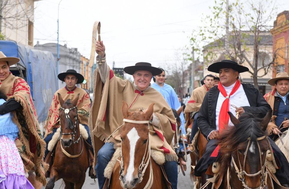 Jaldo recorrió a caballo Simoca